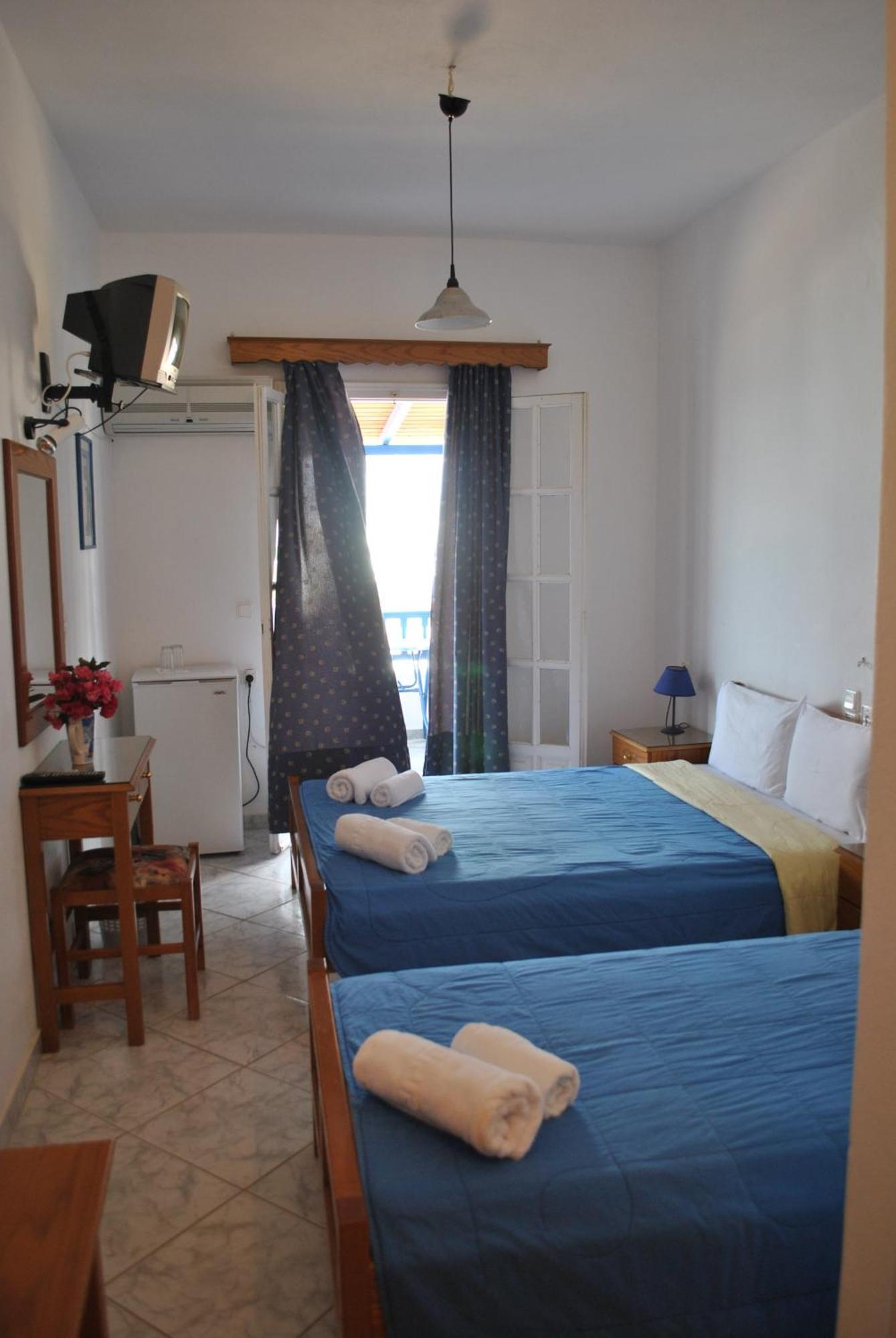 Atlantida Hotel Koufonisia Exterior photo